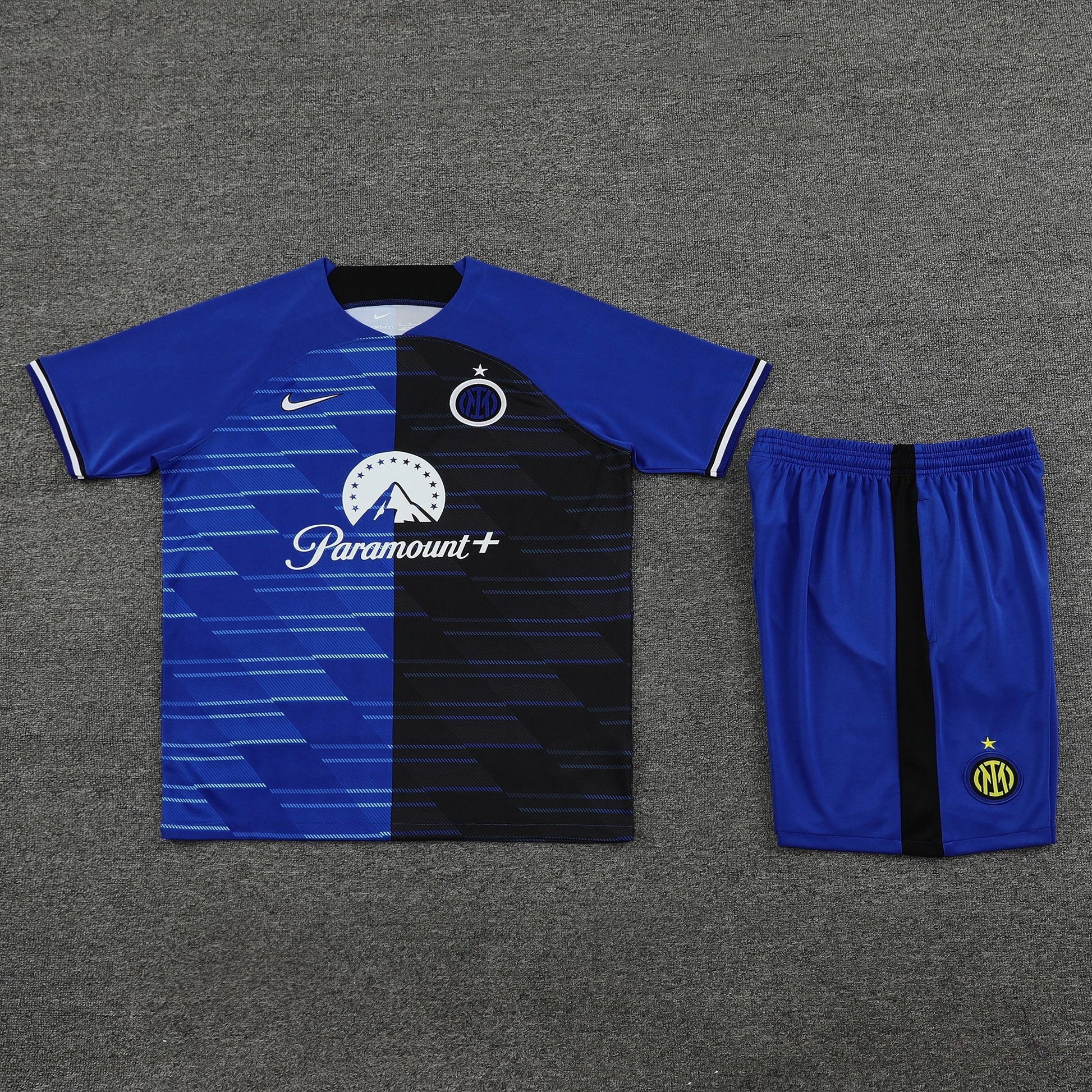 Ensemble de Inter bleu + Ensemble débardeur