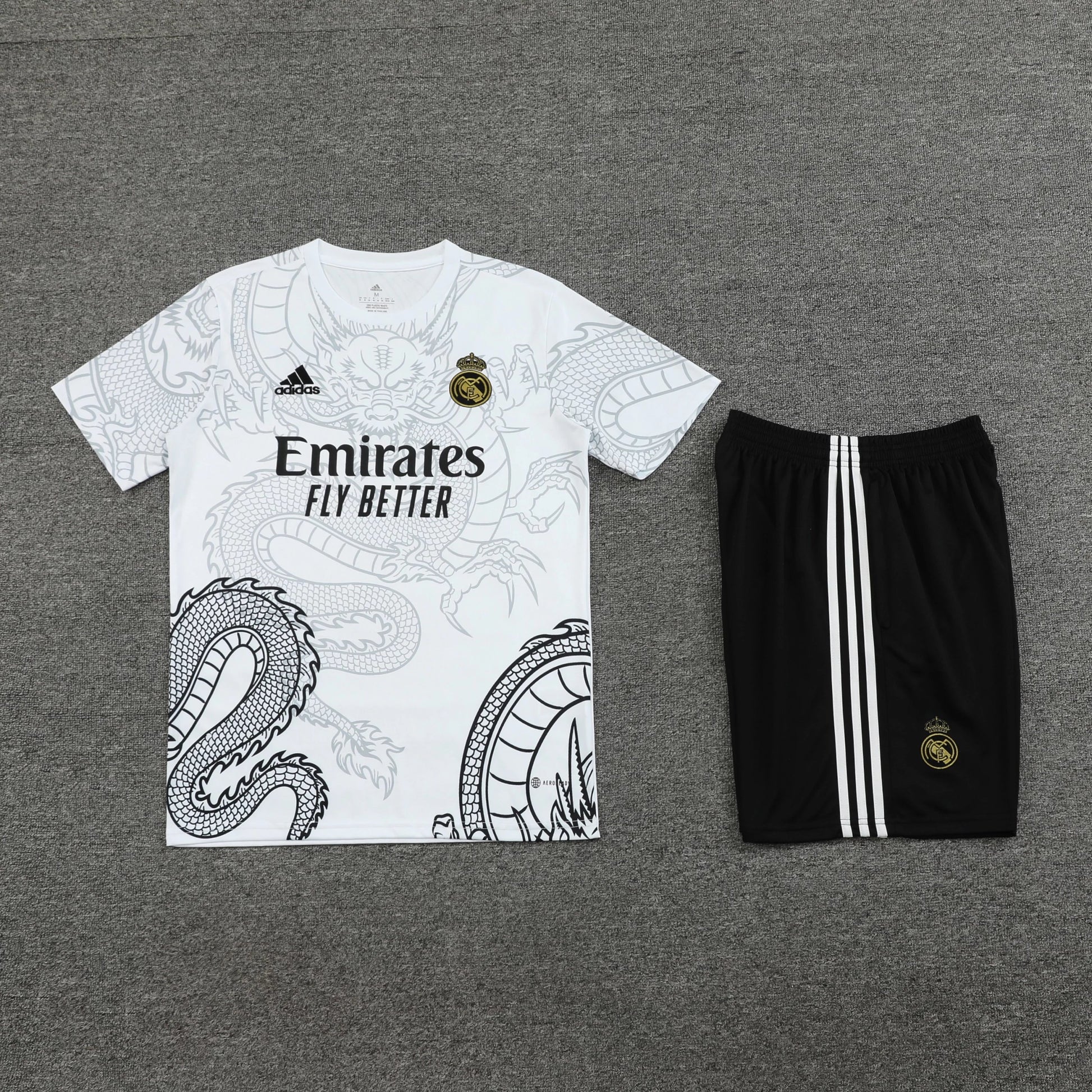 Ensemble de Real Madrid blanc