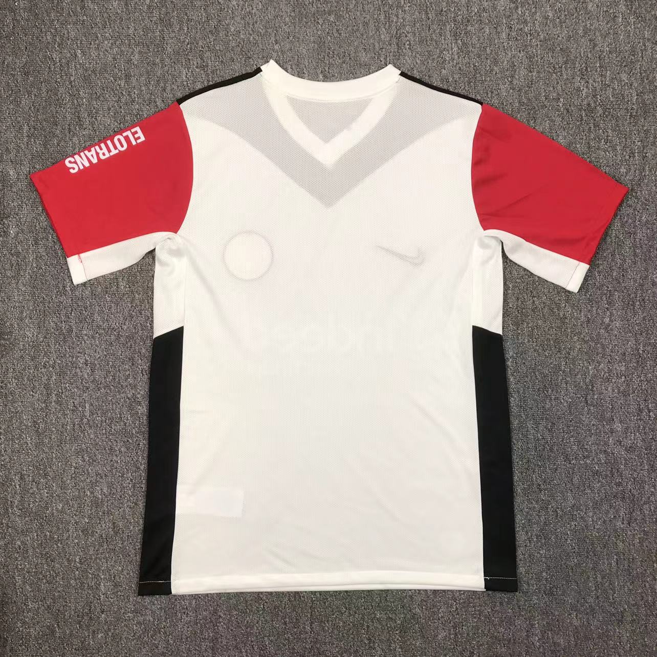 24-25 Eintracht Francfort Domicile (Fan Version)