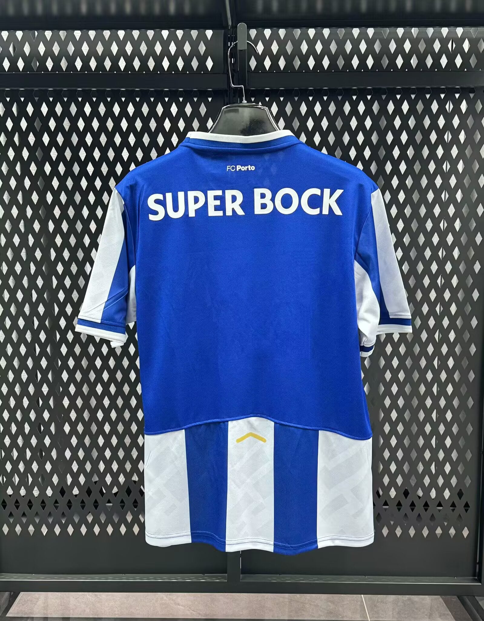 25-26 Porto Domicile (Fan Version)