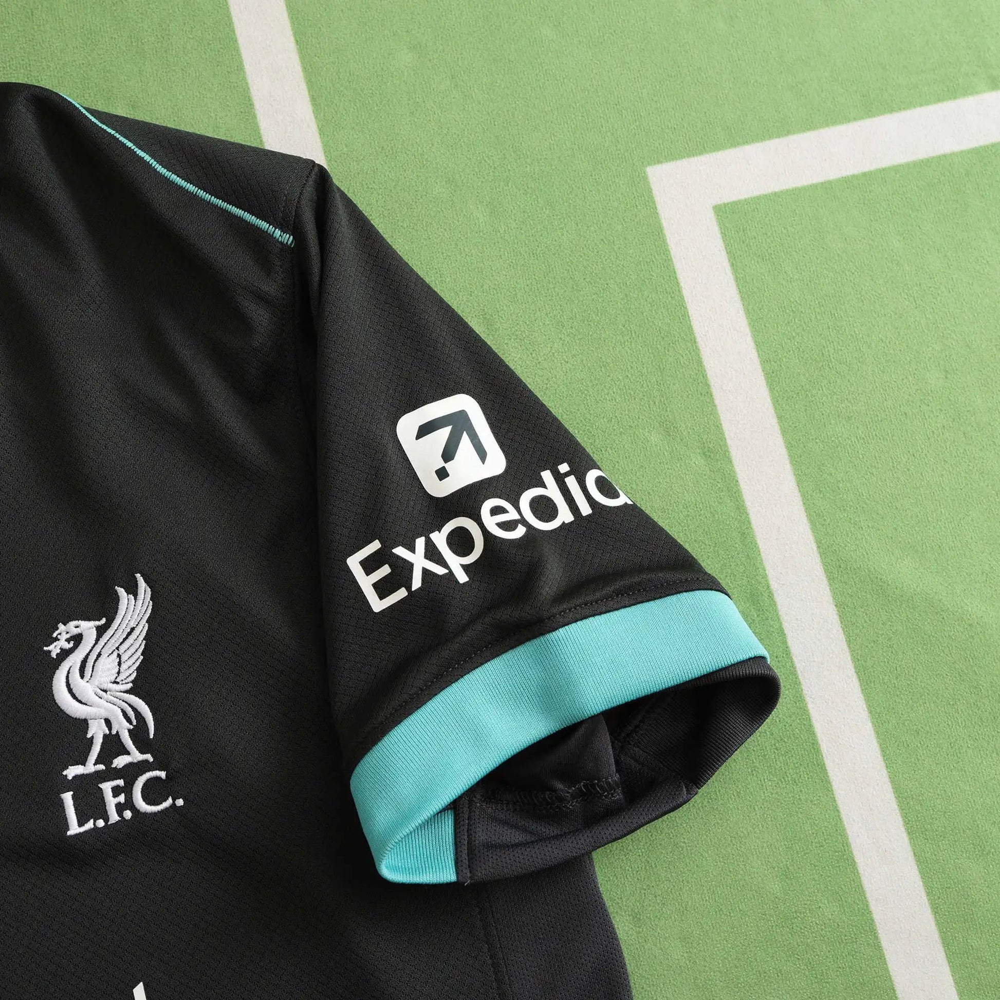24-25 Liverpool de visita (Edición para aficionados)